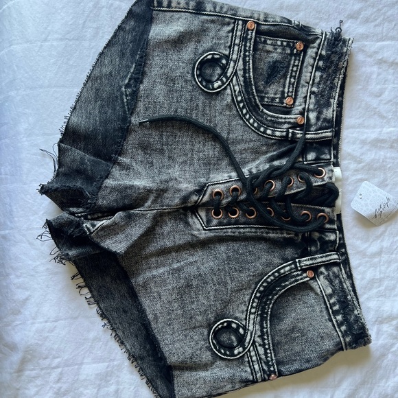 One Teaspoon - LACED UP THE ONE FITTED CHEEKY DENIM SHORT - Picture 3 of 5